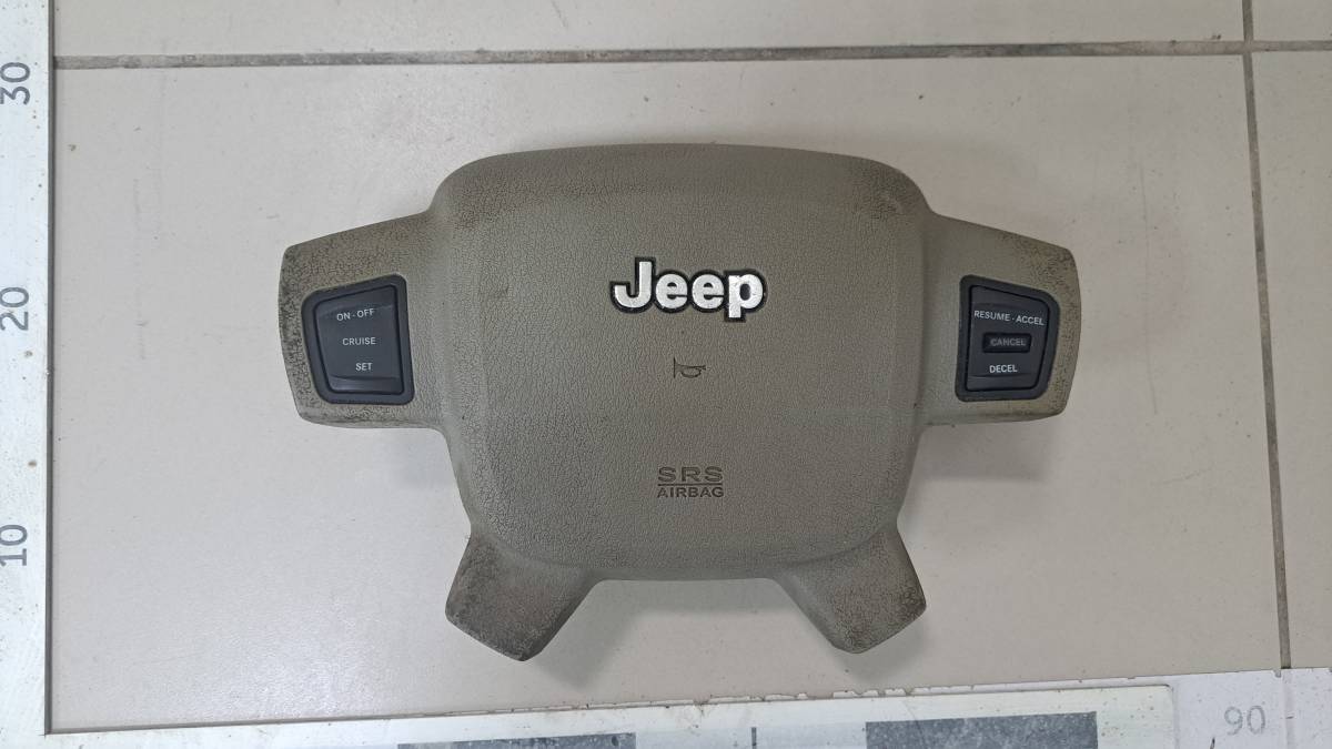 Подушка безопасности в рулевое колесо Jeep Grand Cherokee (WH) 2005-2010