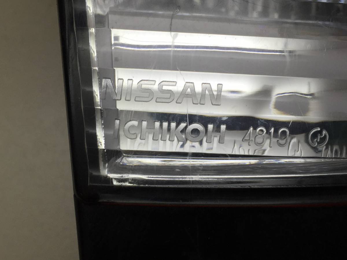Фонарь задний правый Nissan Cube (Z10) 1998-2002