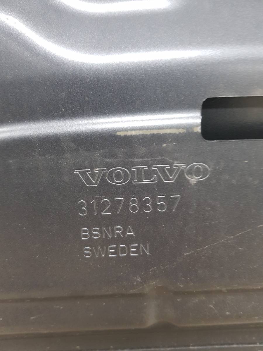 Капот Volvo V40 Cross Country 2012>