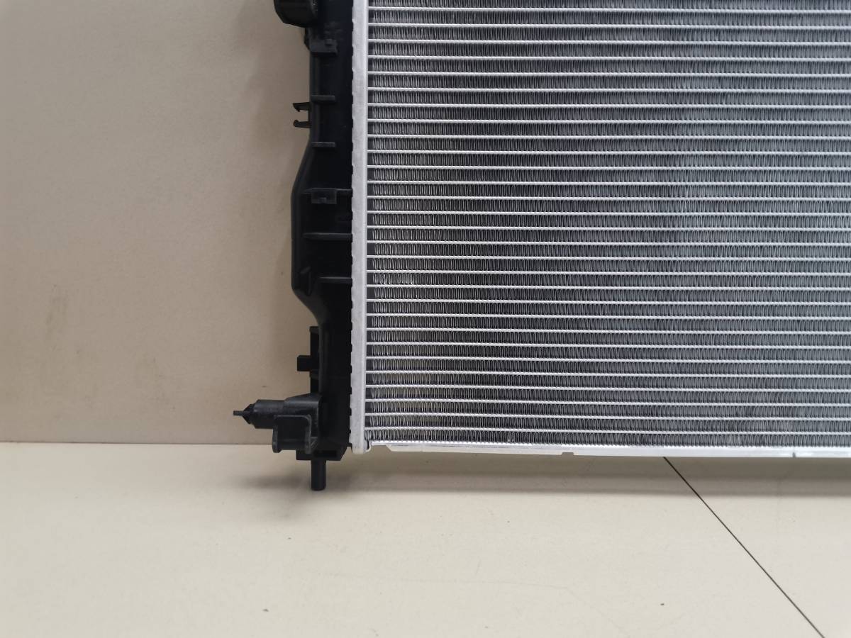 Радиатор охлаждения двигателя Chevrolet Cruze (J300) 2009-2016