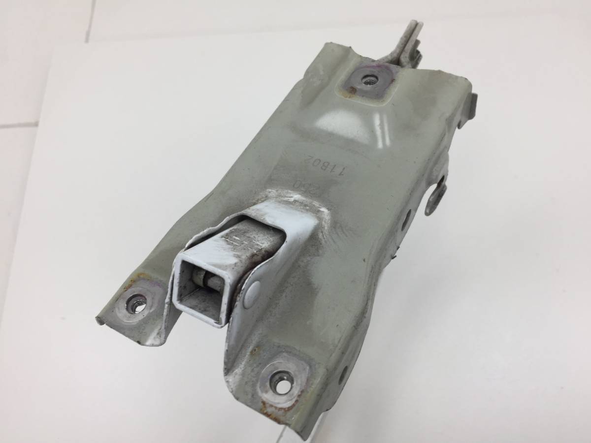 Петля крышки багажника Chevrolet Aveo T250 2005-2011