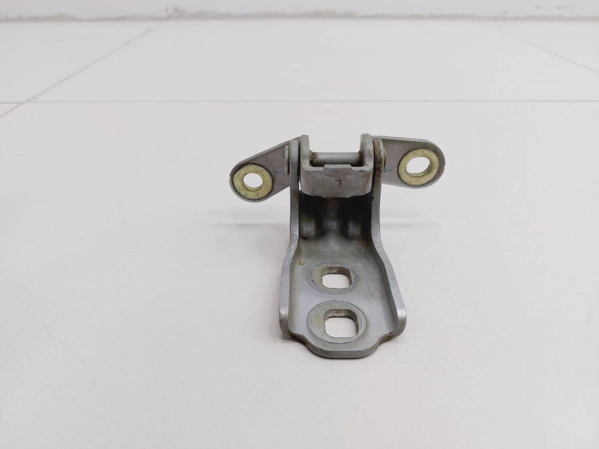 Петля двери передней левой верхняя Chevrolet Cobalt (T250) 2011-2015