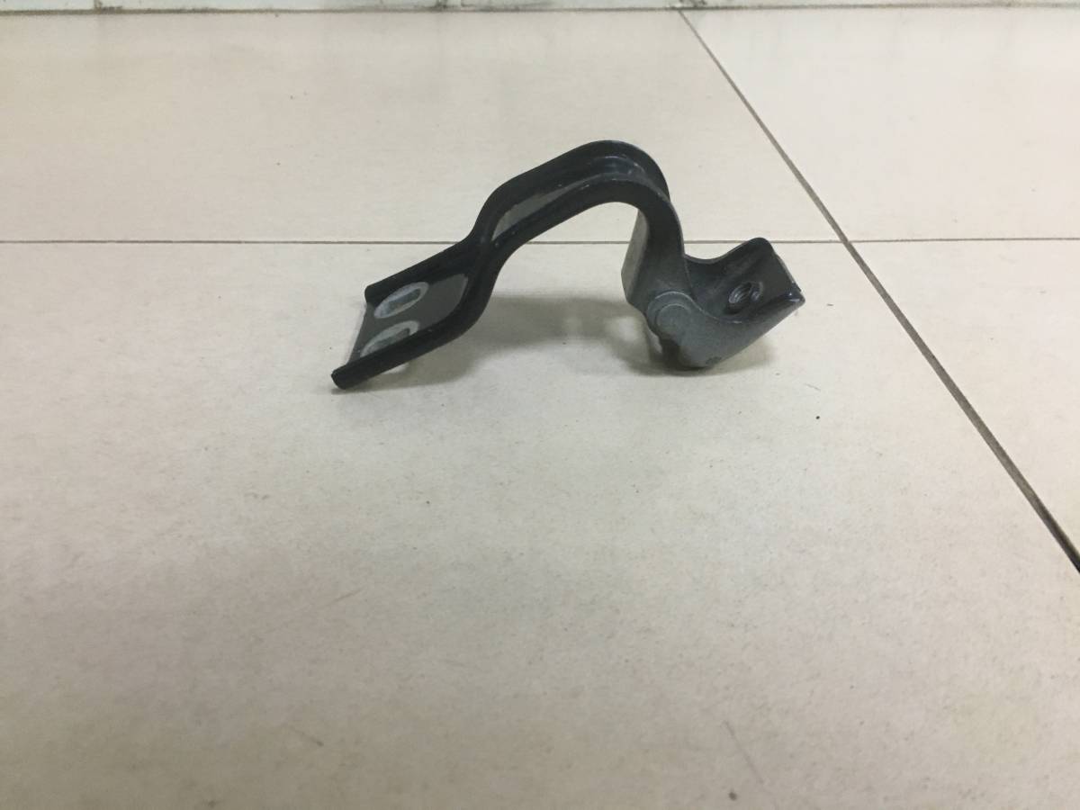 Петля двери багажника Ford C-MAX 2003-2010