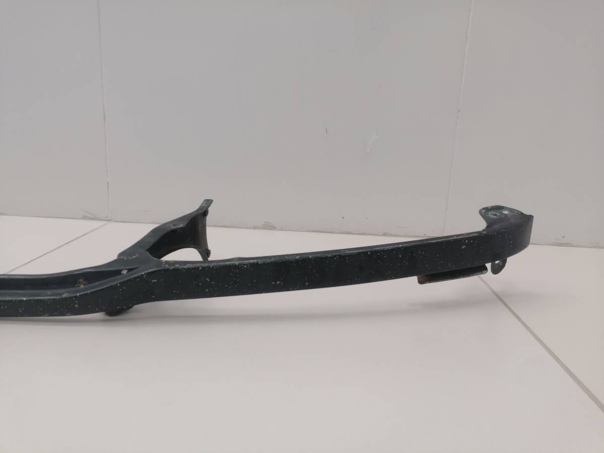 Усилитель переднего бампера Toyota Land Cruiser (J100) 1998-2007