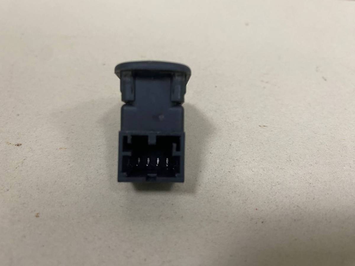 Кнопка многофункциональная Skoda Octavia (A5 1Z-) 2004-2013 Кнопка многофункциональная Skoda Octavia (A5 1Z-) 2004-2013