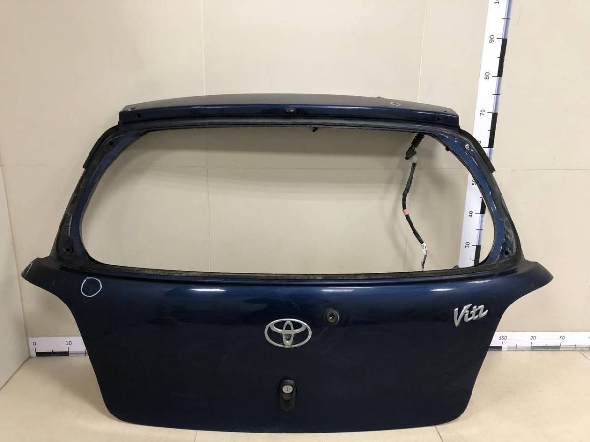 Дверь багажника Toyota Vitz (P10) 1999-2005