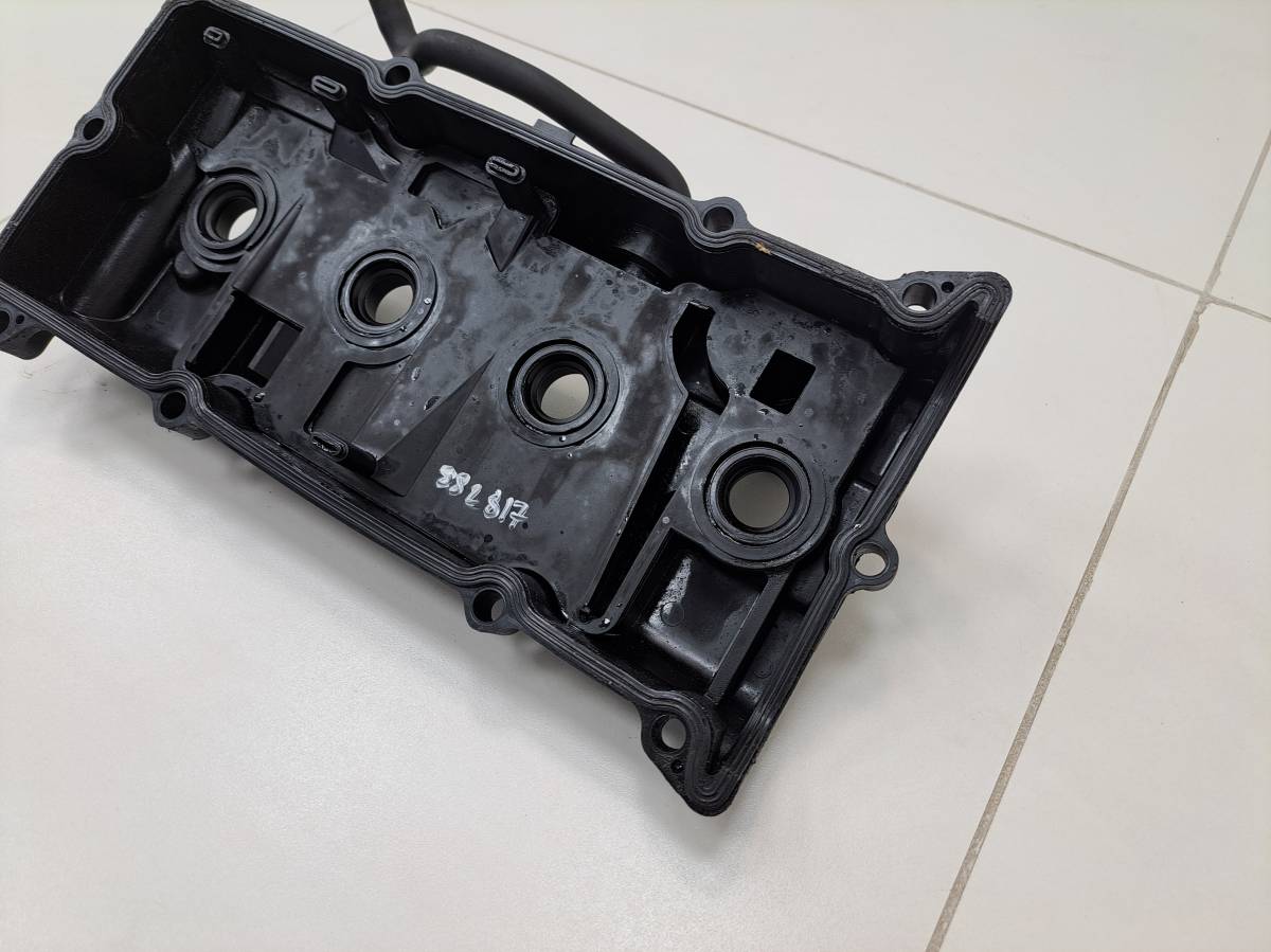 Крышка головки блока (клапанная) Nissan X-Trail (T30) 2001-2006 Крышка головки блока (клапанная) Nissan X-Trail (T30) 2001-2006