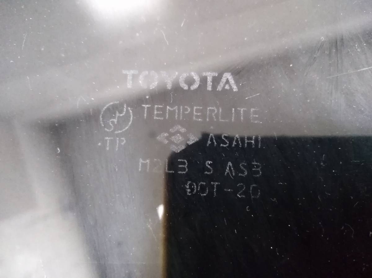 Стекло кузовное глухое левое Toyota Raum (Z10) 1997-2003