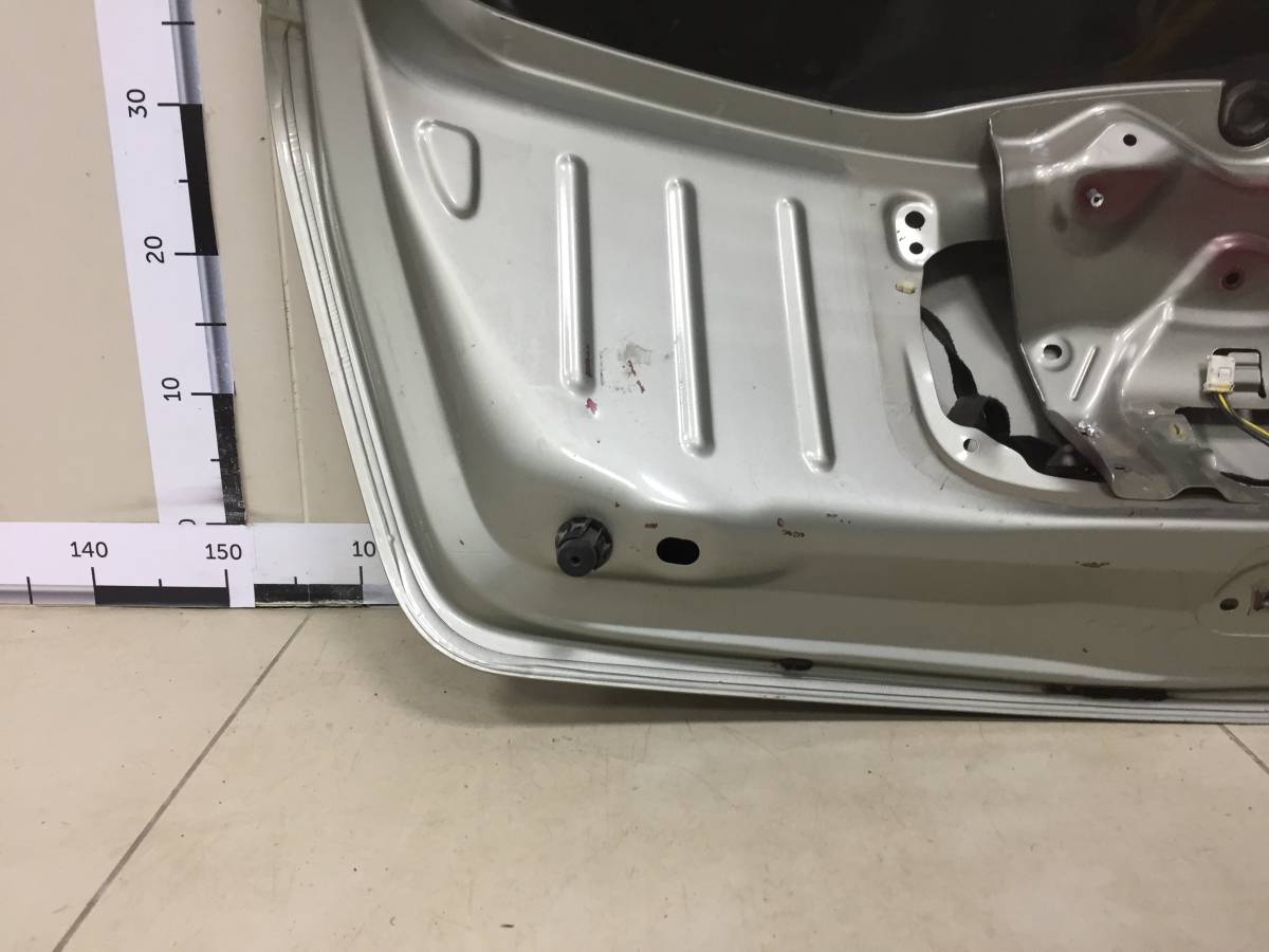 Дверь багажника со стеклом Renault Sandero 2009-2014
