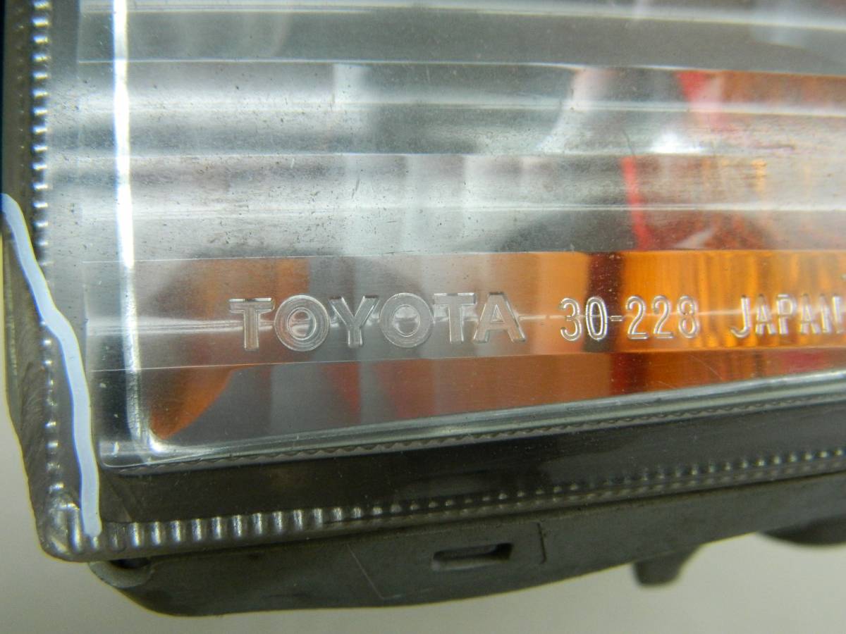 Указатель поворота в бампер левый Toyota Crown (S150) 1995-2001