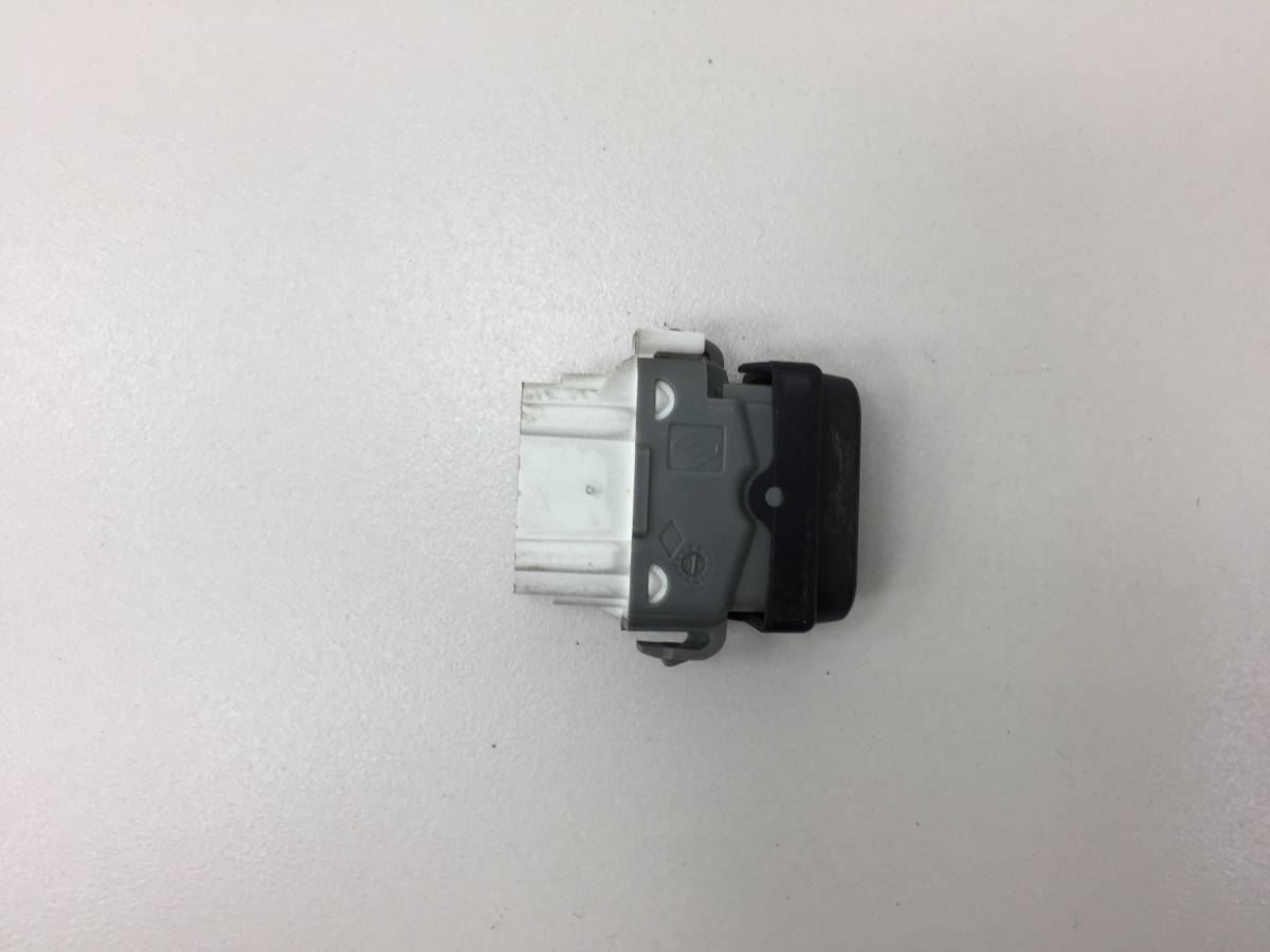 Кнопка центрального замка Nissan Qashqai (J10) 2006-2013