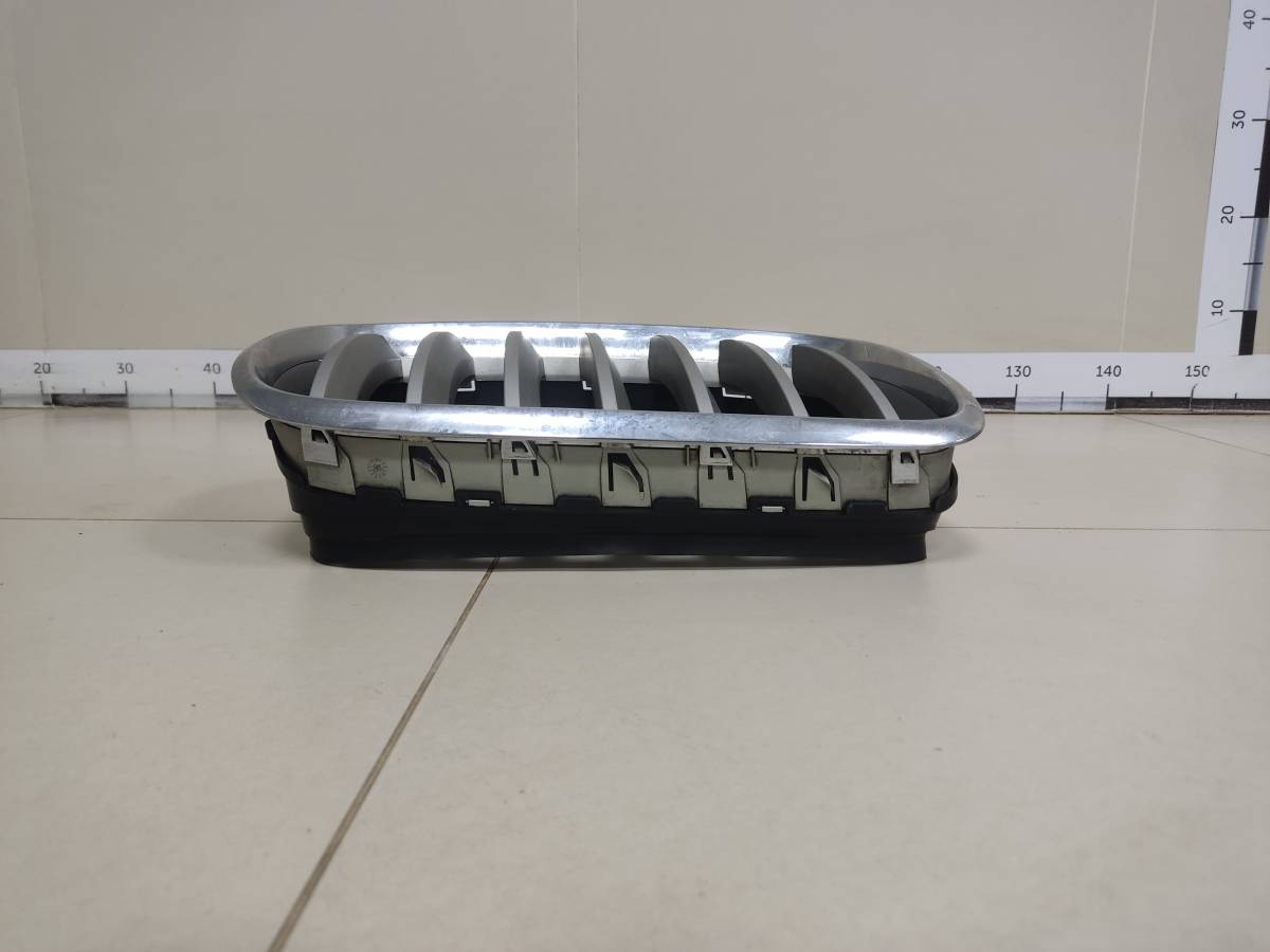 Решетка радиатора правая BMW X5 E70 2007-2013