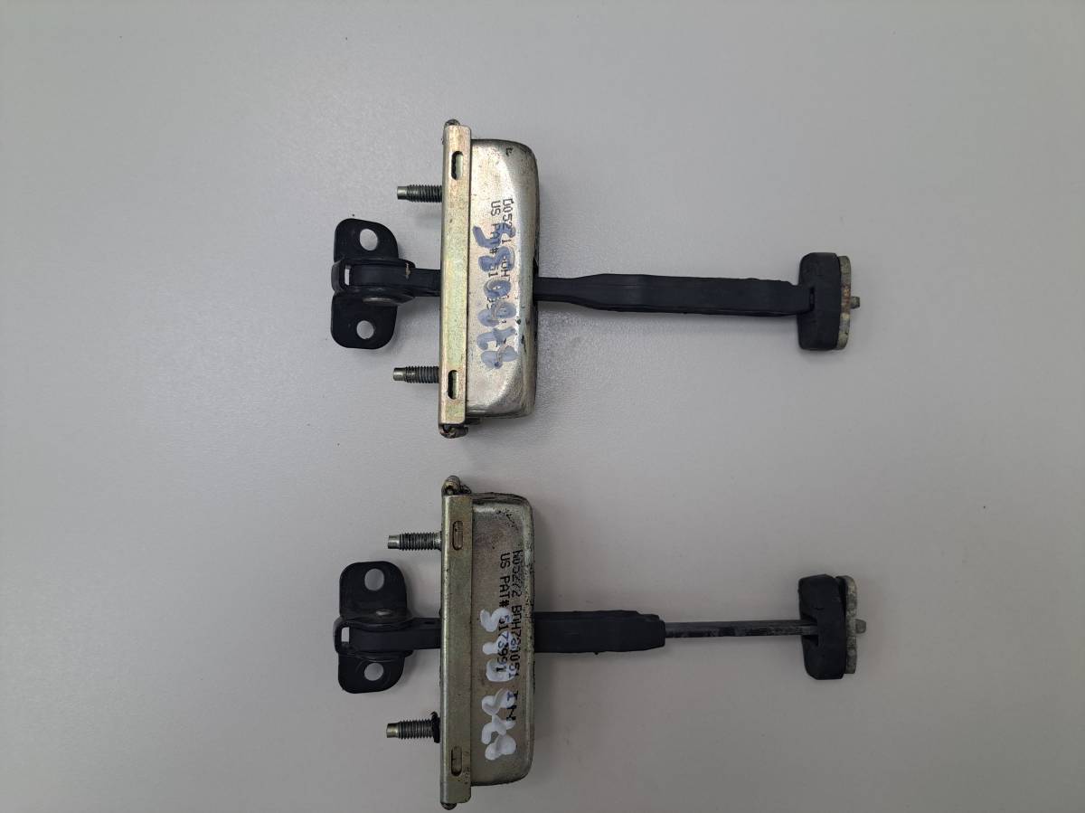 Ограничитель двери Land Rover Discovery 3 2004-2009