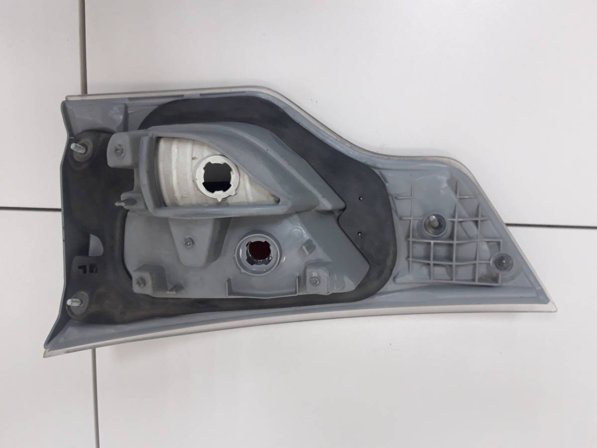 Фонарь задний внутренний левый Toyota Highlander (U50) 2013>