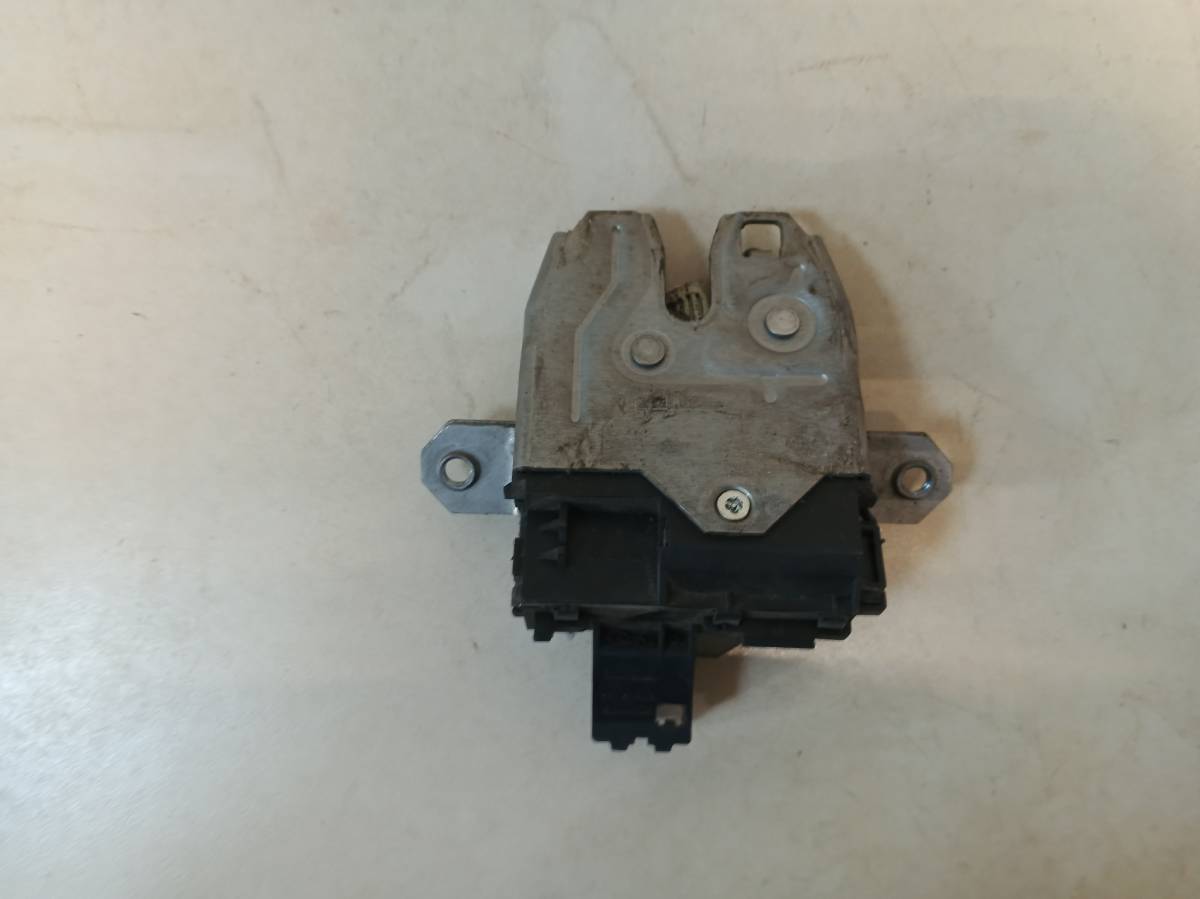 Замок багажника Ford Mondeo 4 2007-2015