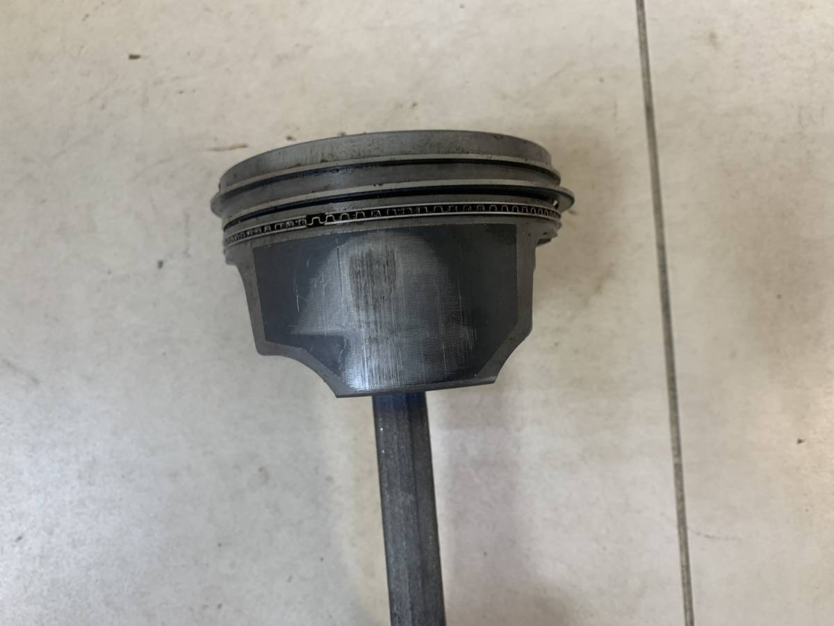 Поршень с шатуном Ford Focus 1 1998-2004