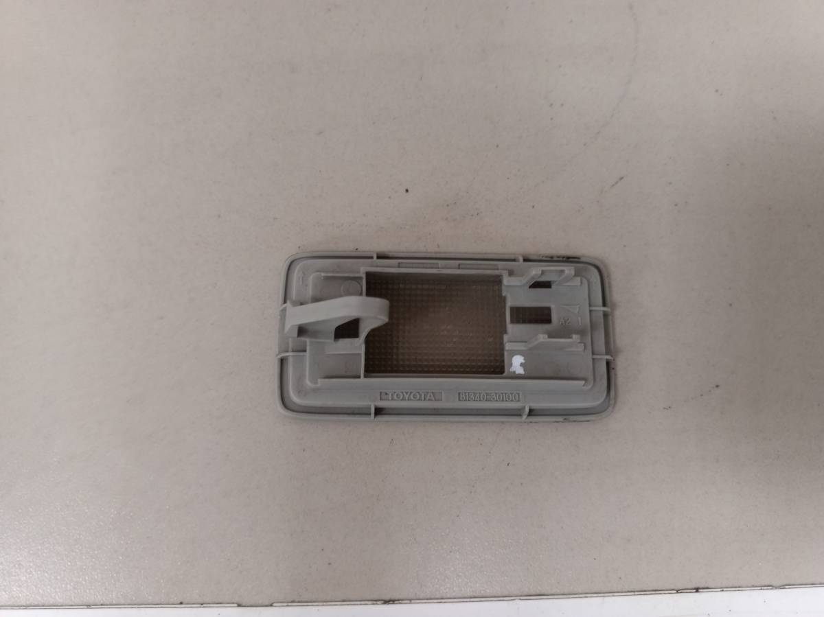 Плафон салонный Toyota Corolla E150 2006-2013 Плафон салонный Toyota Corolla E150 2006-2013