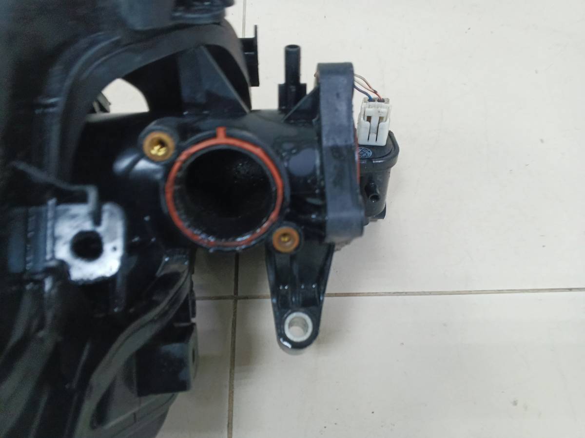 Коллектор впускной Mazda Demio DE 2007-2011