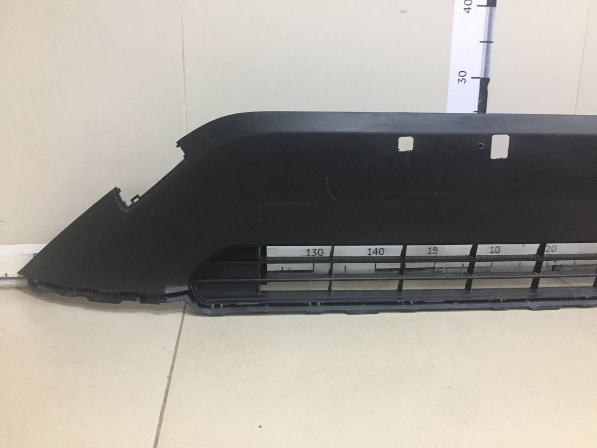 Решетка в бампер центральная Toyota Rav 4 (XA50) 2018>