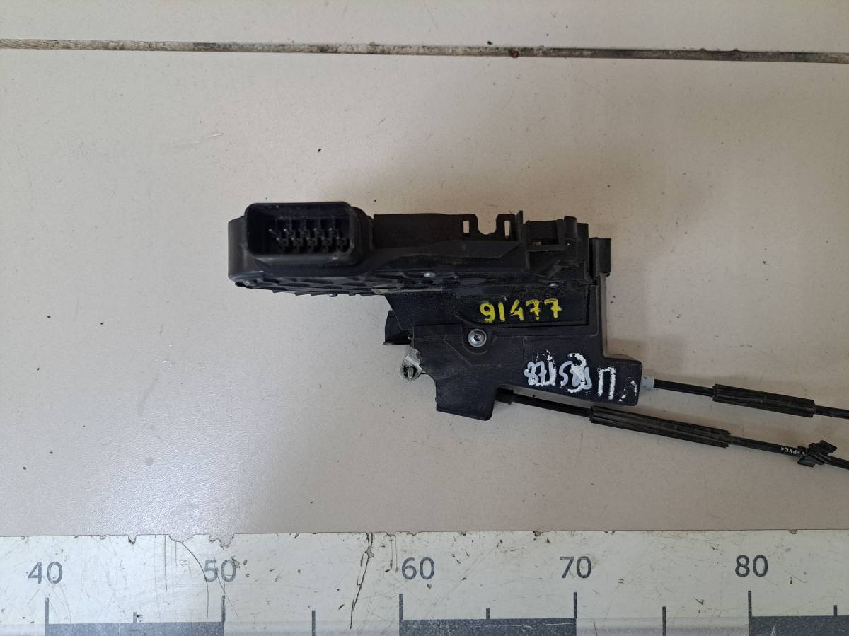 Замок двери передней левой Land Rover Discovery 3 2004-2009