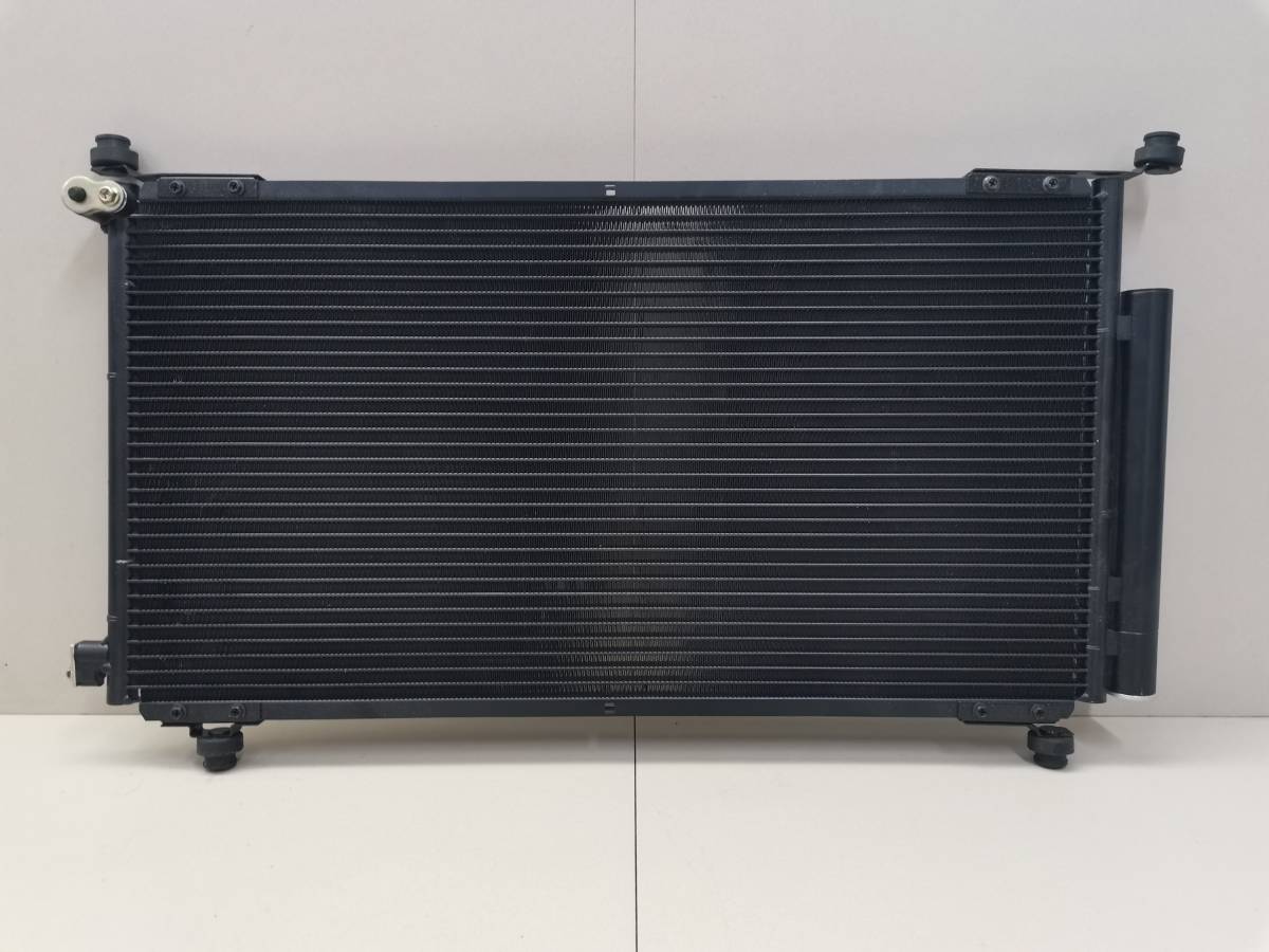 Радиатор кондиционера (конденсер) Honda CR-V 2002-2006