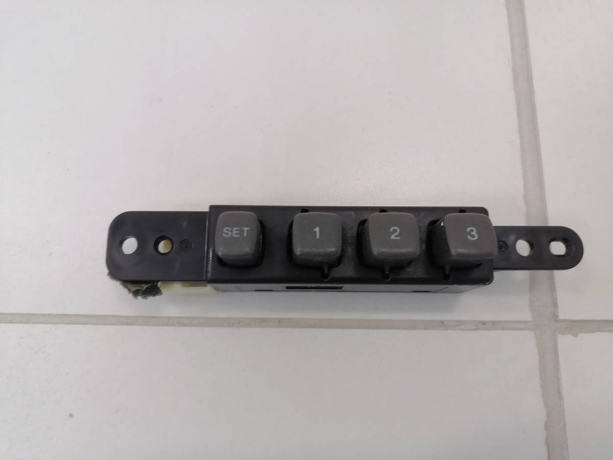 Кнопка многофункциональная Toyota  Celsior (F30) 2003