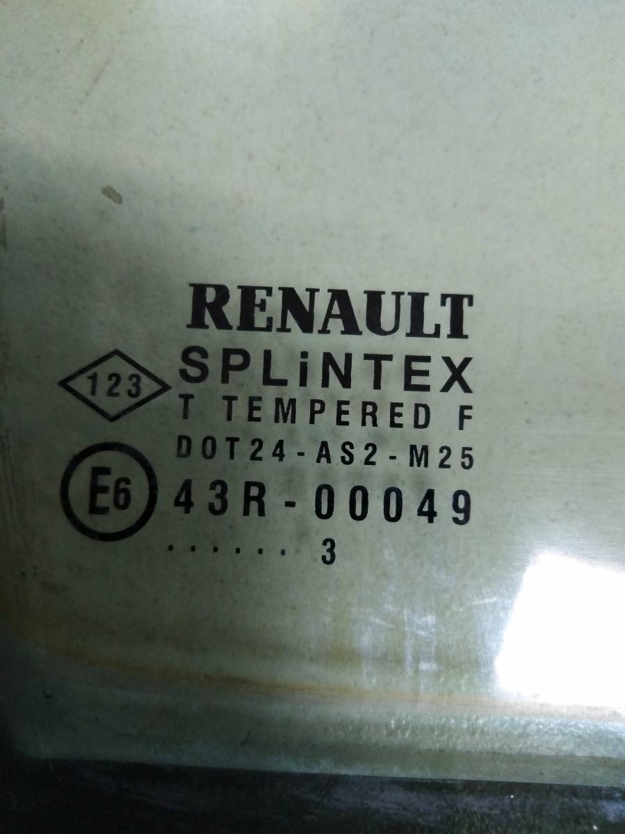 Стекло двери передней правой (форточка) Renault Scenic (1) 1999-2003