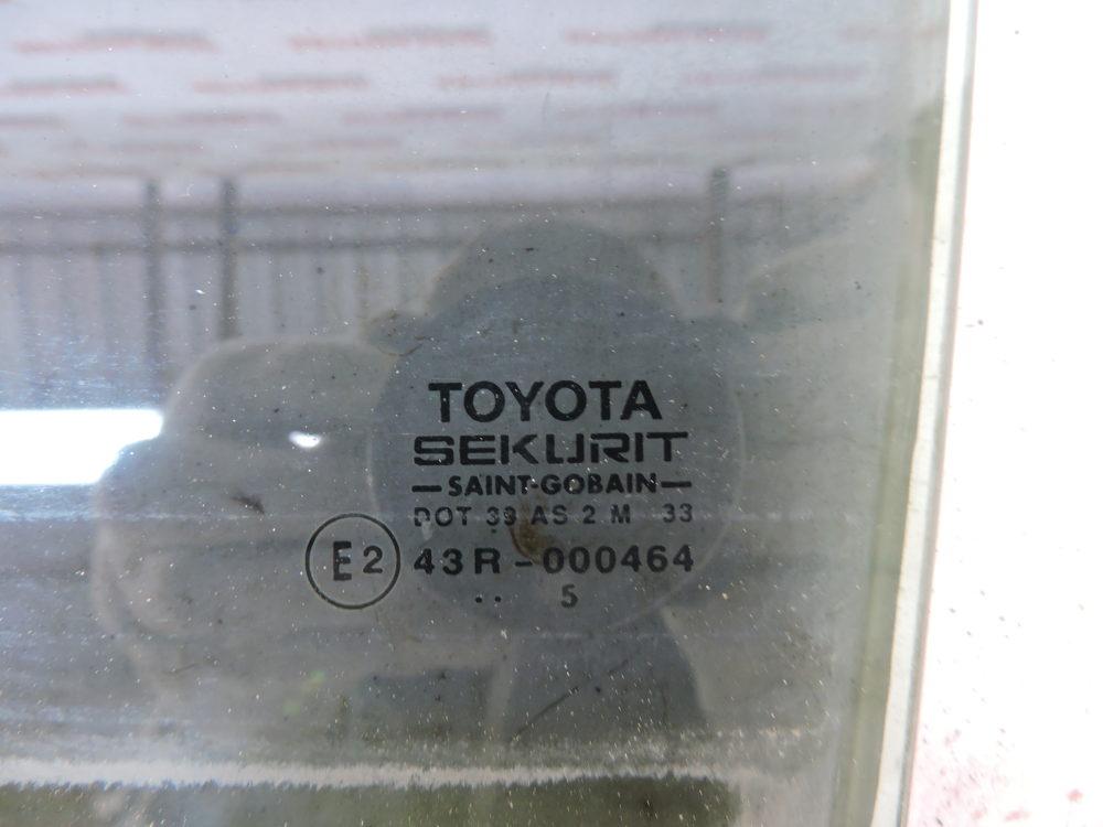 Стекло двери задней левой для Toyota Corolla E120 2001-2007