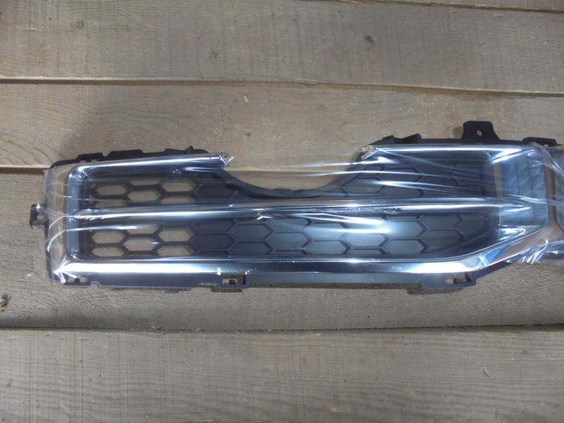 Решетка в бампер правая для Chevrolet Captiva (C100) 2006-2011