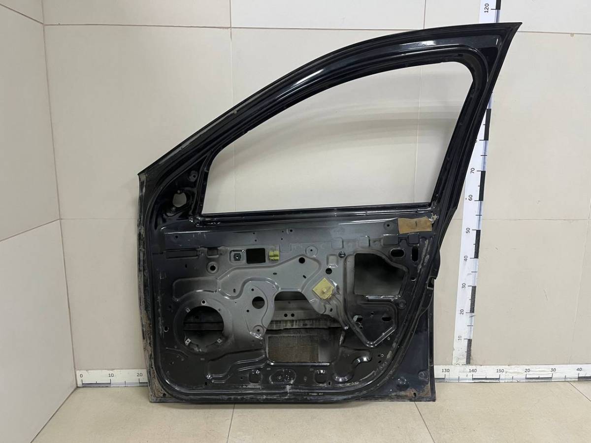 Дверь передняя правая Renault Sandero 2009-2014