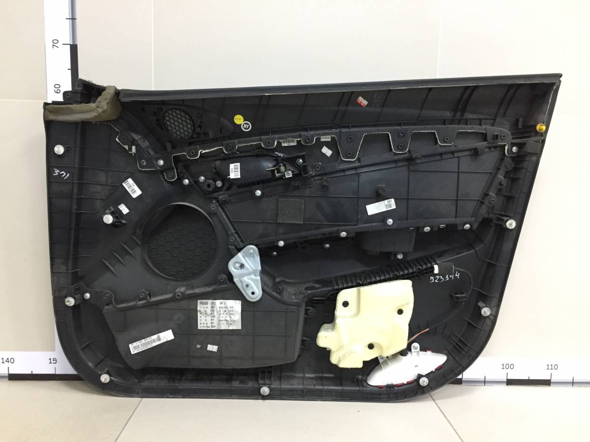 Обшивка двери передней левой Hyundai i40 (VF) 2011>