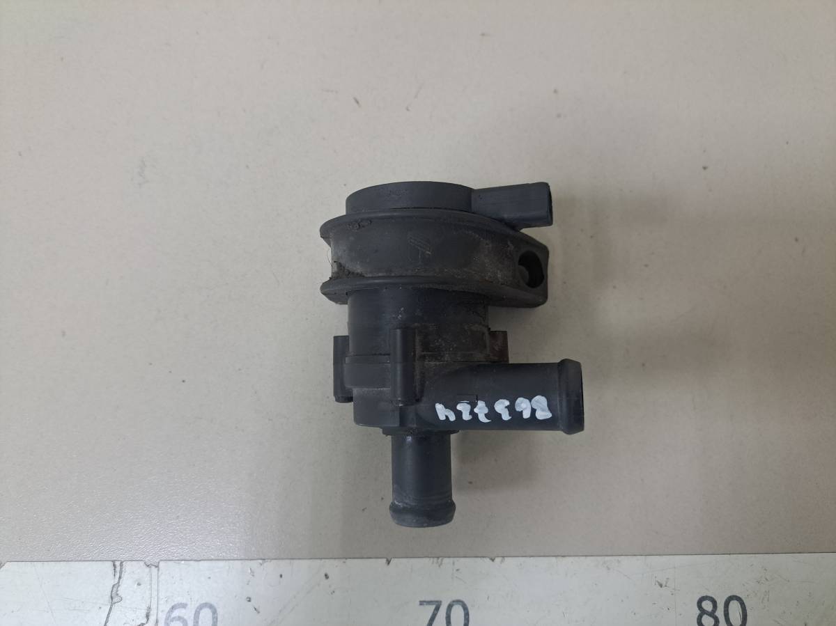 Насос водяной (помпа) Volkswagen Passat B6 2005-2010