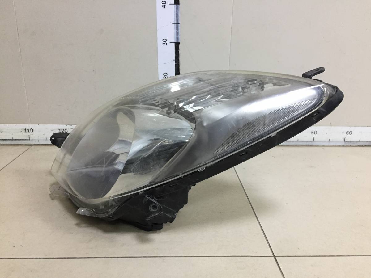 Фара левая Toyota Vitz P90 2005-2011