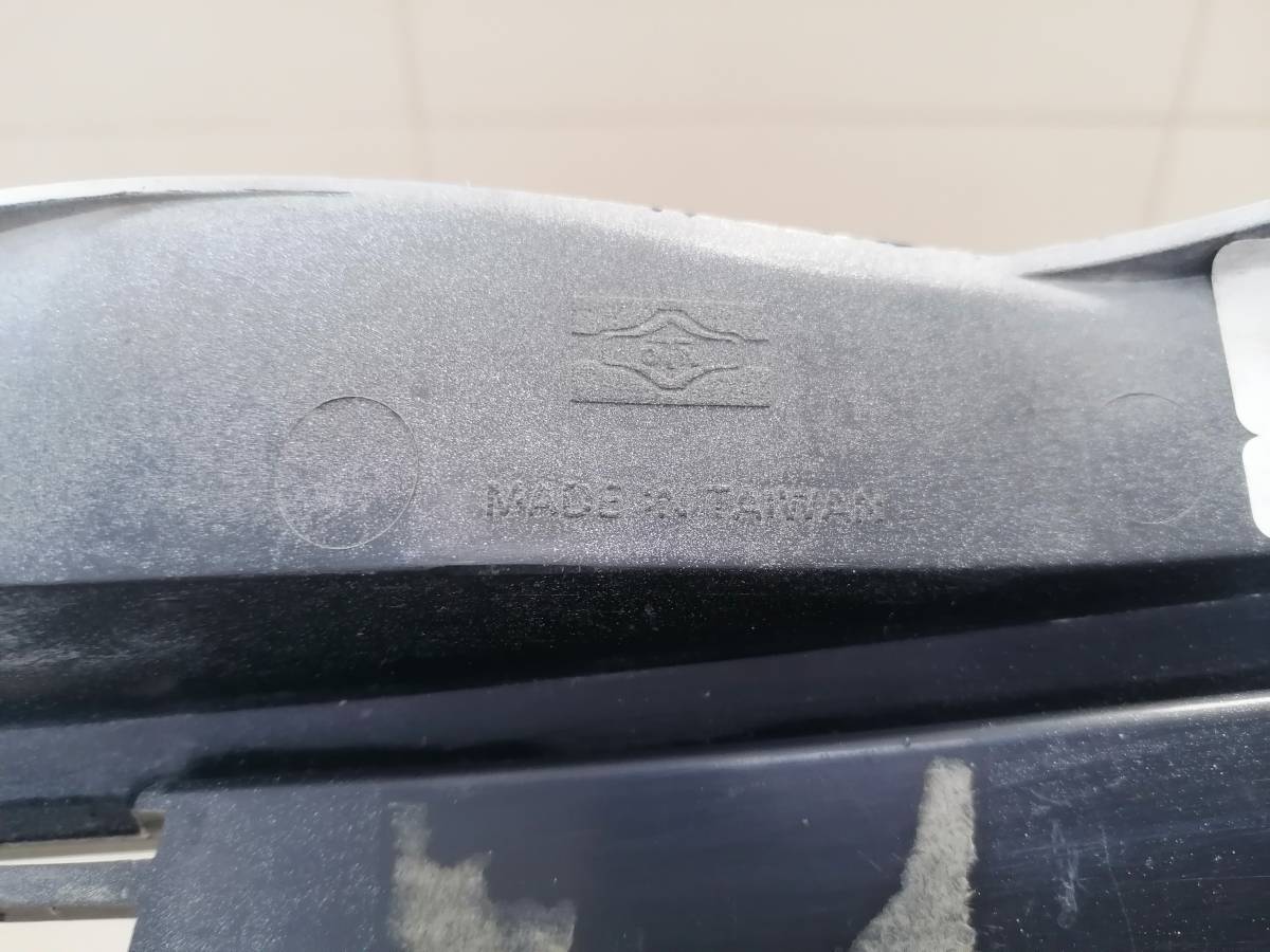 Решетка радиатора правая Nissan Micra (K12) 2002-2010