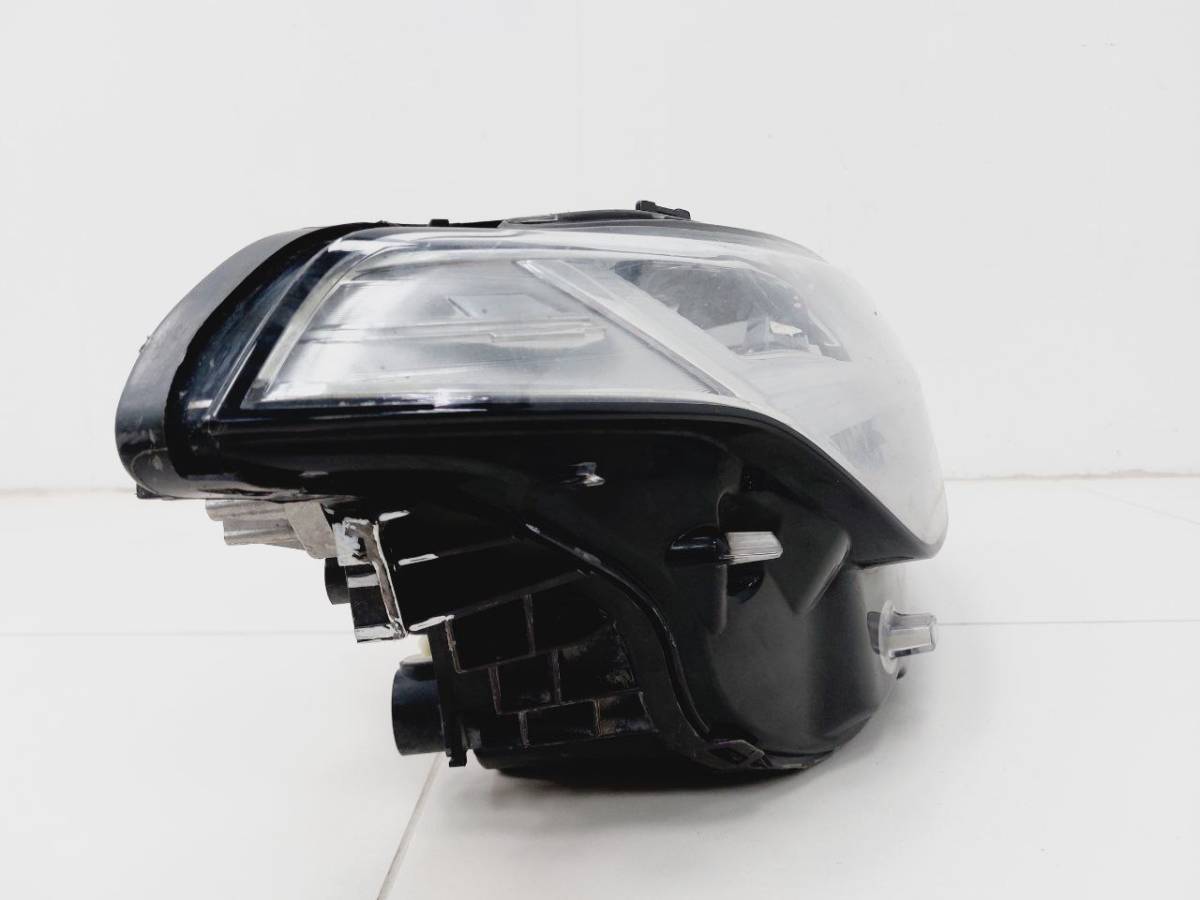 Фара правая Volvo XC90 2015>