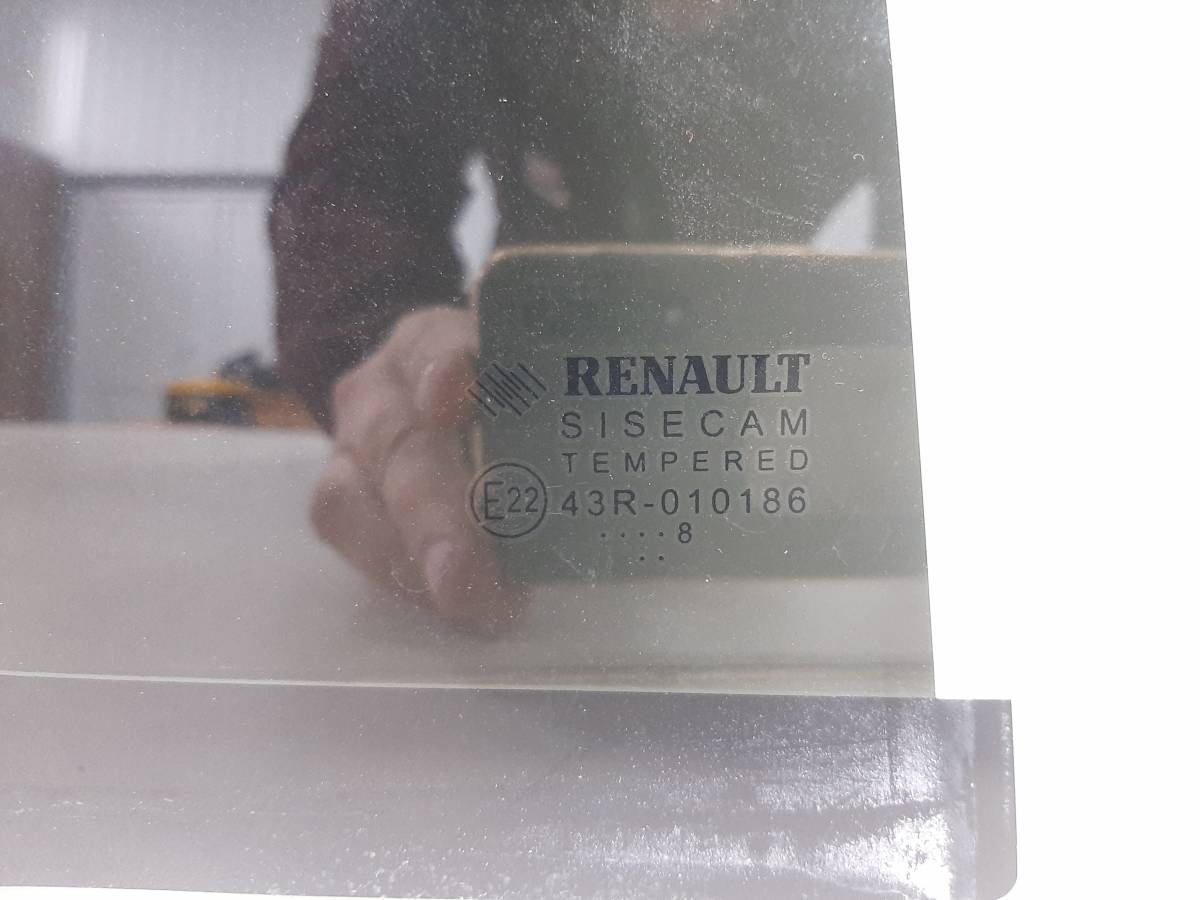 Стекло двери задней правой (форточка) Renault Logan (2) 2014>