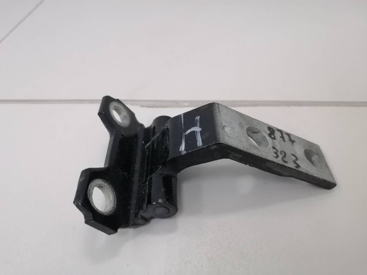 Петля двери передней правой нижняя Toyota  Celsior (F30) 2003