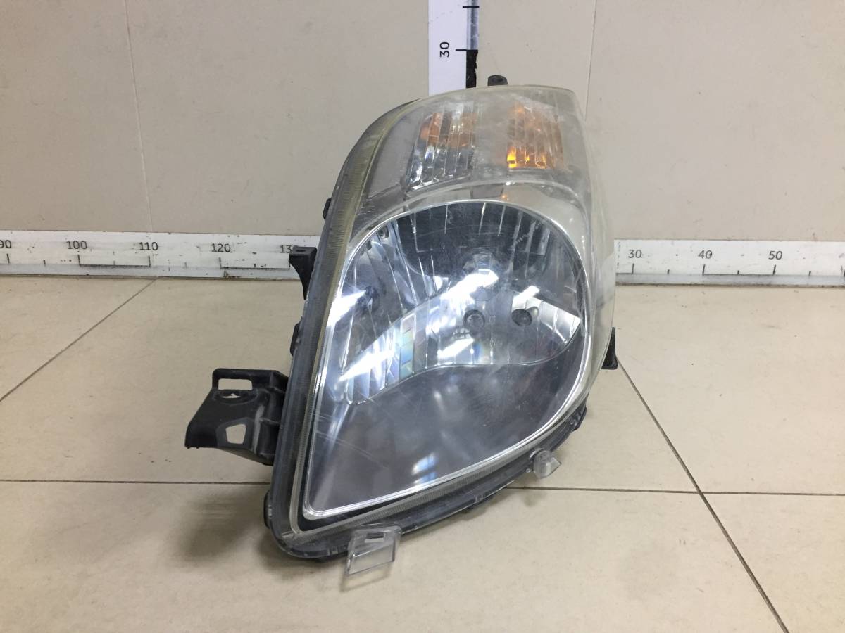 Фара левая Toyota Vitz P90 2005-2011