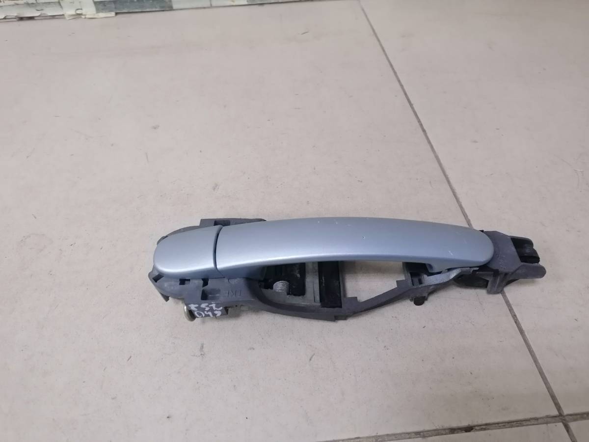 Ручка двери задней наружная правая Volkswagen Passat (B5+) 2000-2005
