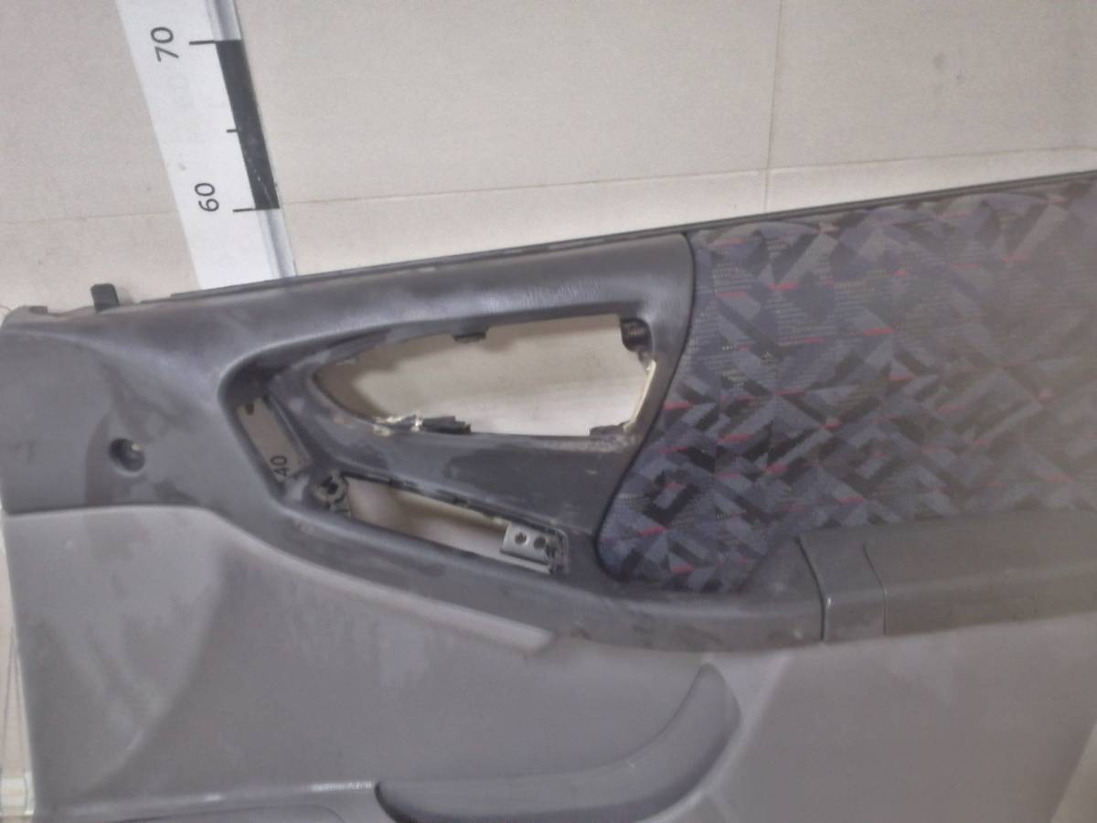 Обшивка двери передней правой Subaru Forester (S10) 1997-2000