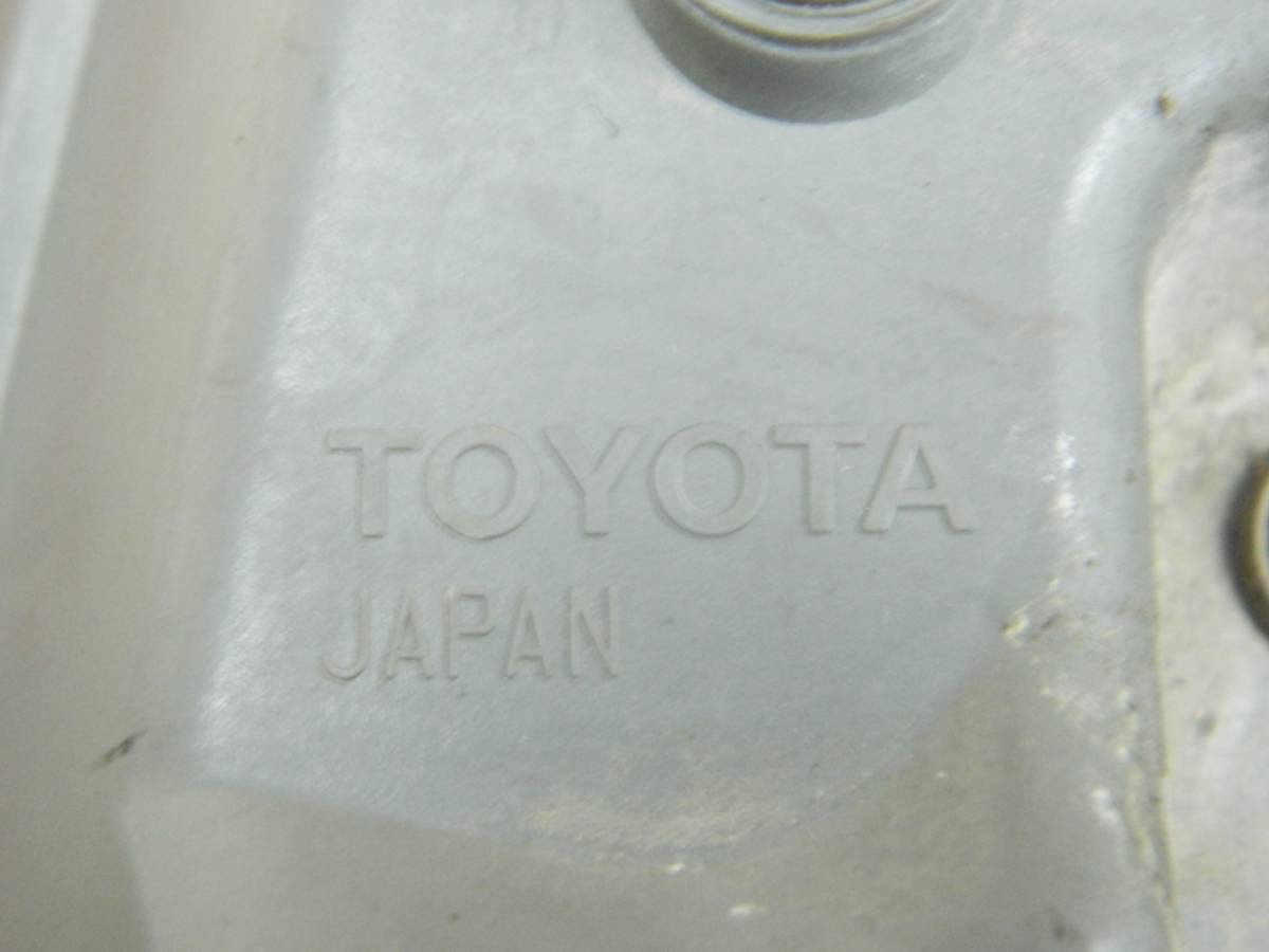 Фонарь задний правый Toyota Isis (XM10) 2004-20017