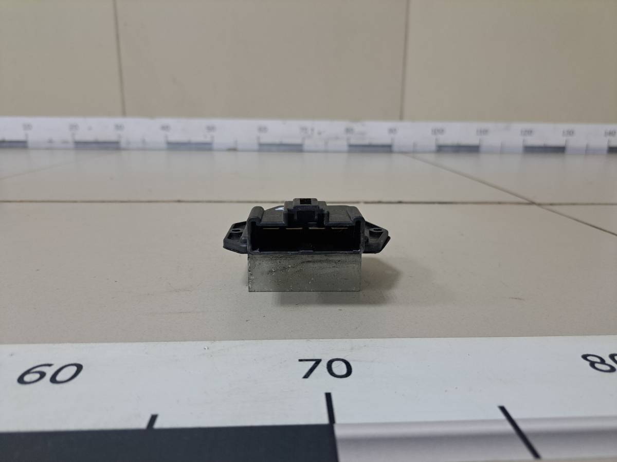 Резистор отопителя Toyota Camry (XV30) 2001-2006 Резистор отопителя Toyota Camry (XV30) 2001-2006