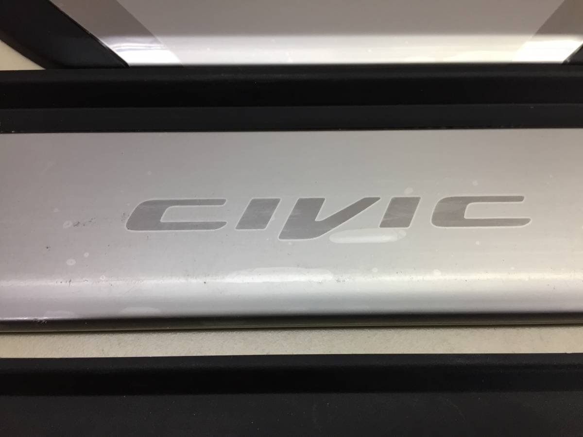 Накладка порога (внутренняя) Honda Civic 5D 2012>