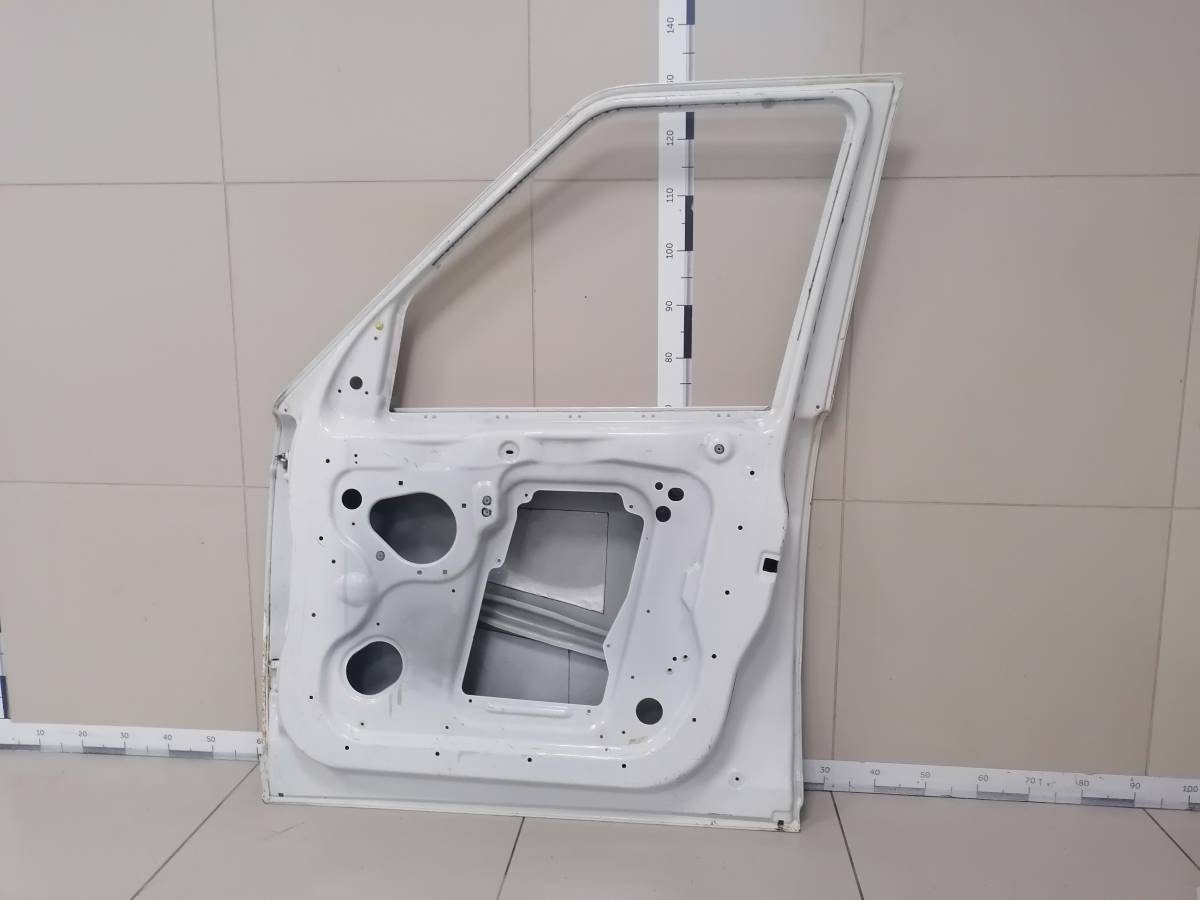 Дверь передняя правая Land Rover Discovery 3 2004-2009
