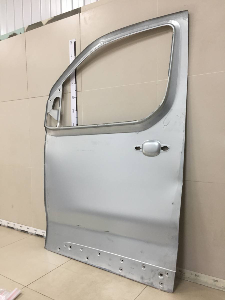 Дверь передняя правая Peugeot Traveller 2016>