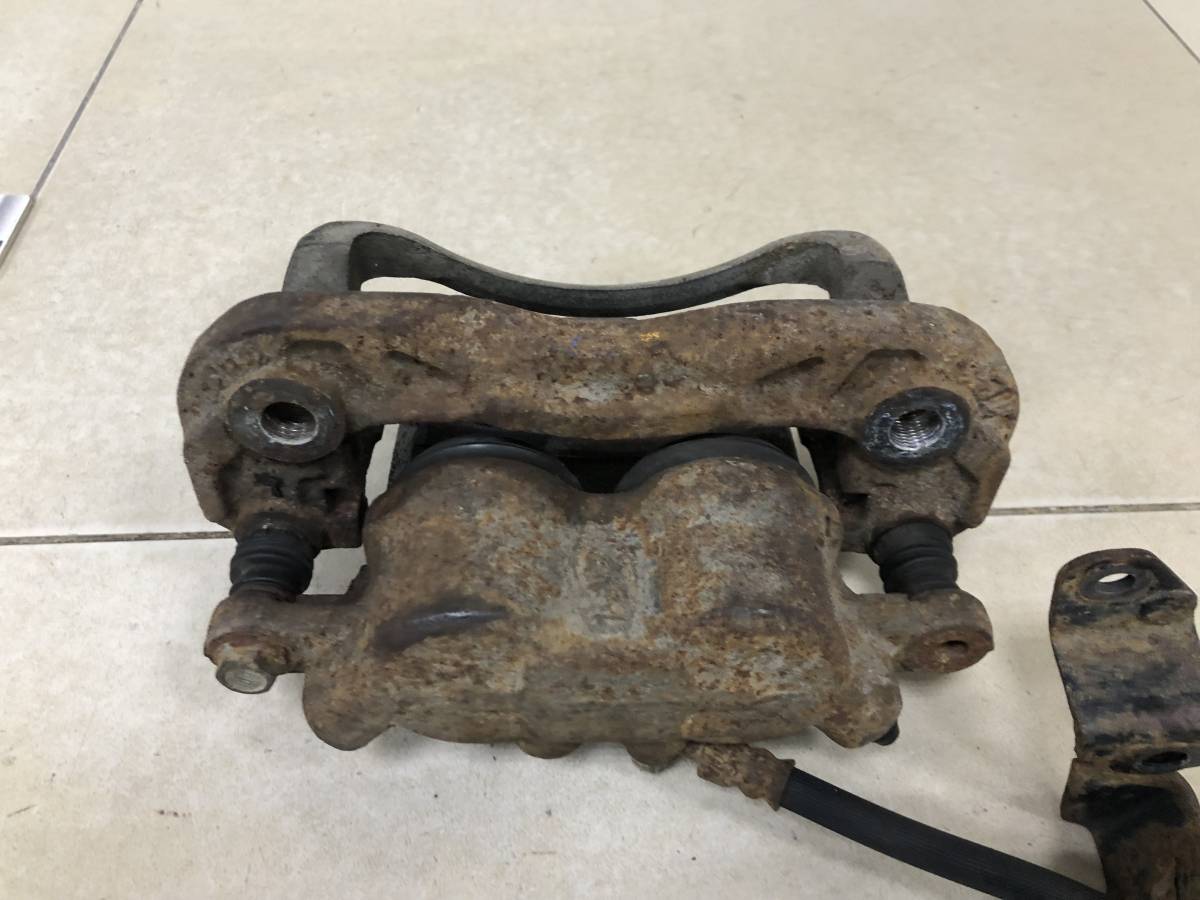 Суппорт передний правый Ford Ranger 2 2006-2011г