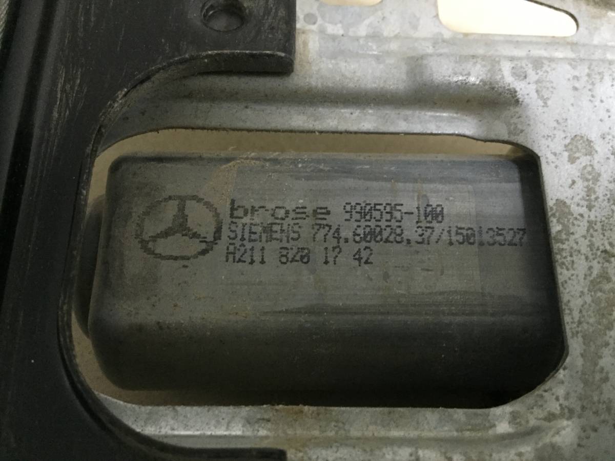 Стеклоподъемник электр. передний правый Mercedes-Benz C-Class (W203) 2000-2007