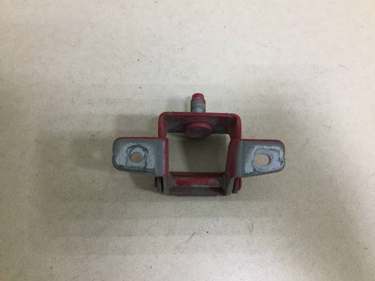 Петля двери багажника Hyundai Getz 2002-2010