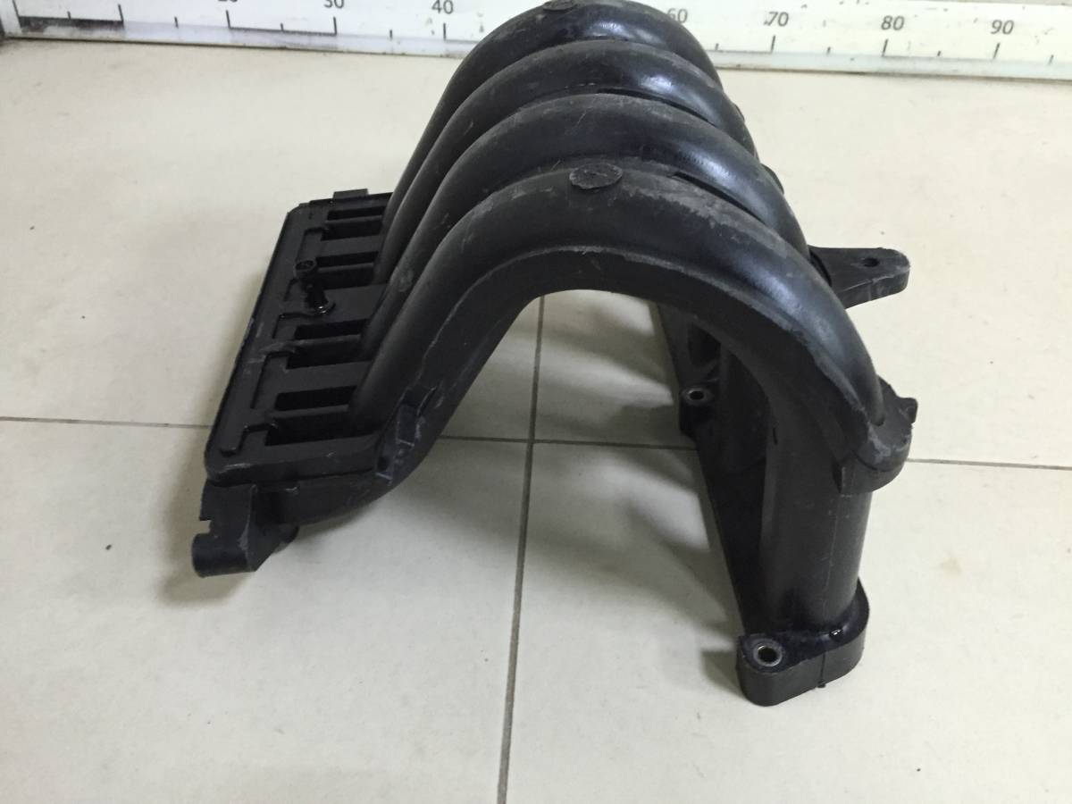 Коллектор впускной Nissan Note (E11) 2006-2013