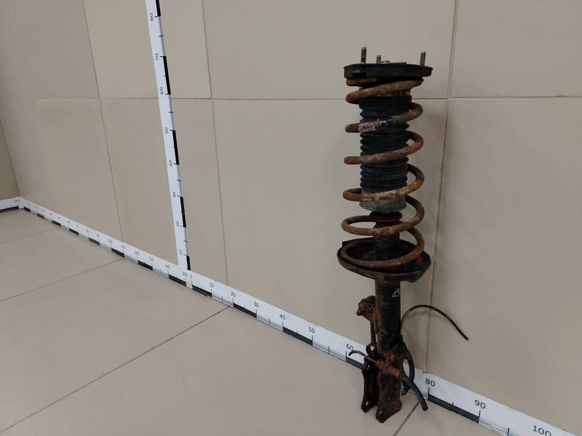 Амортизатор задний правый Toyota Carina (T210) 1996-2001 Амортизатор задний правый Toyota Carina (T210) 1996-2001